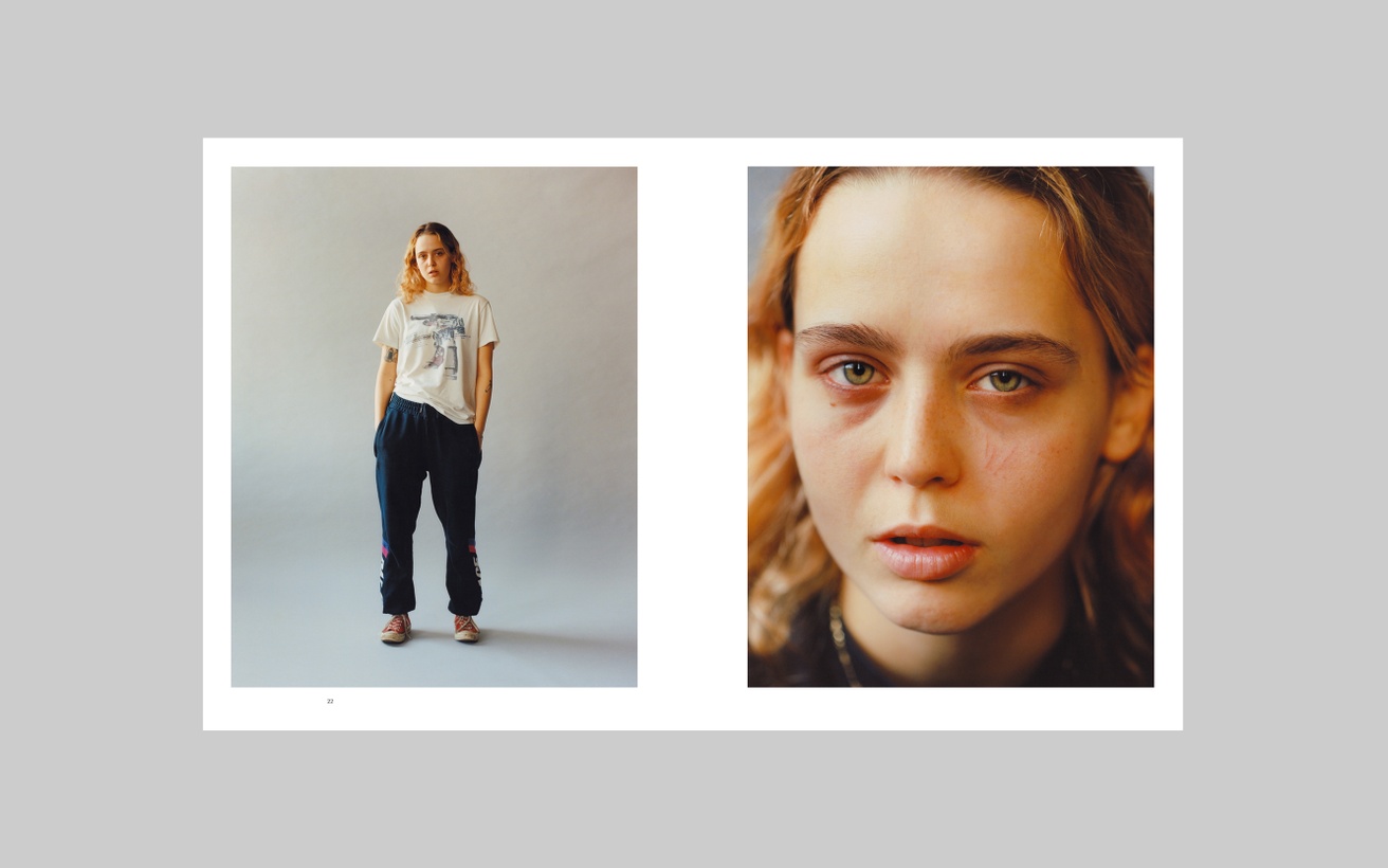 Lola & Pani Studio Portraits 2015 - 20 thumbnail 2