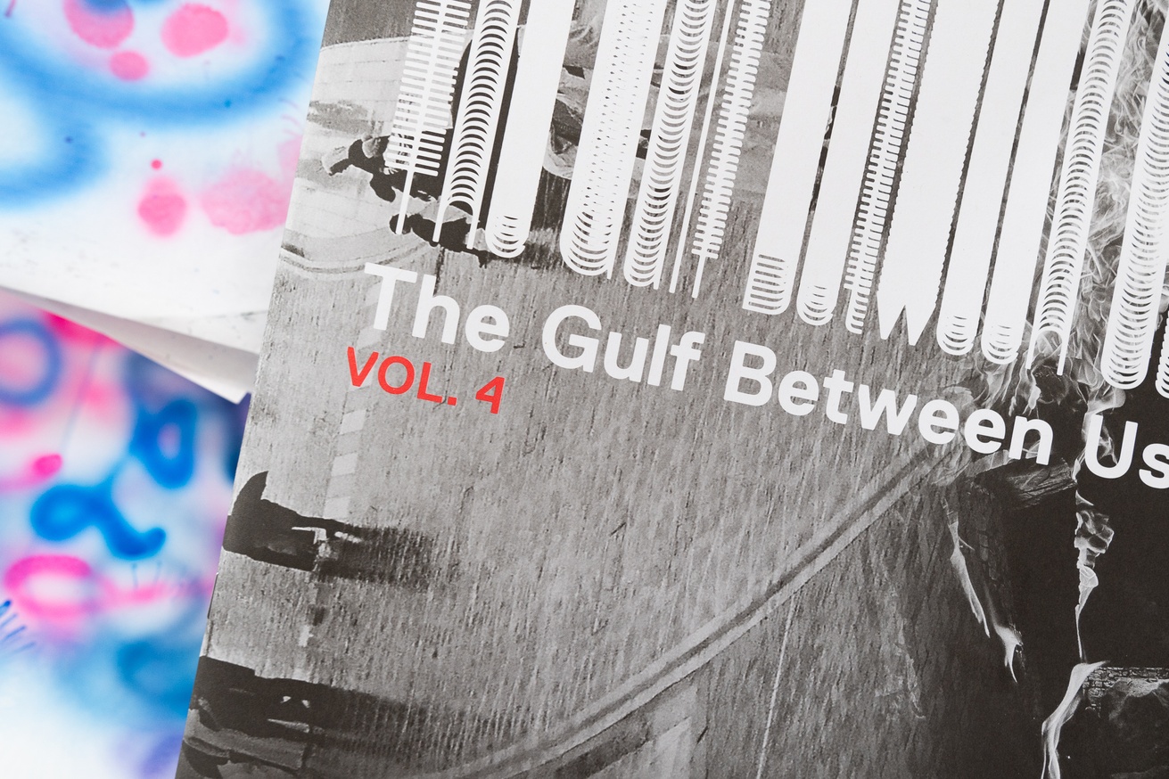 The Gulf Between Us thumbnail 4