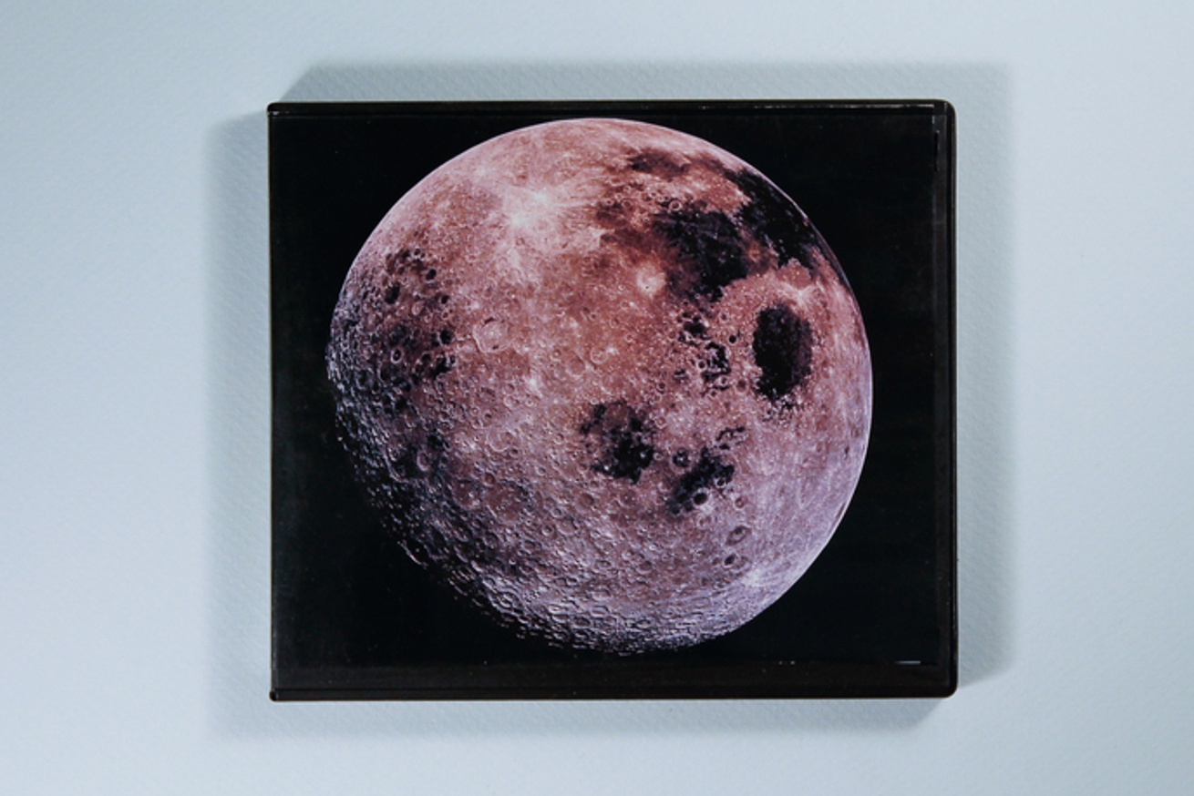 Moon CD thumbnail 2